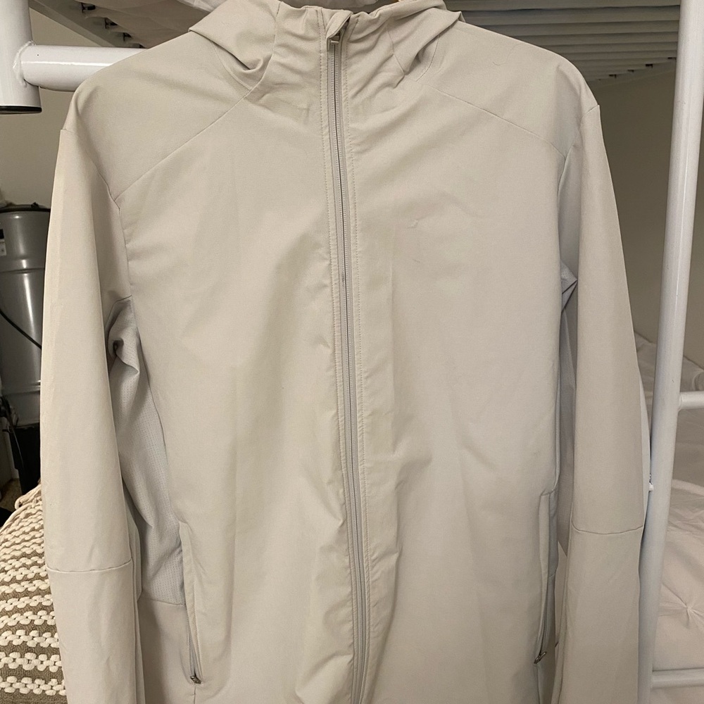 Lululemon Rain Jacket. Light Grey Size Large